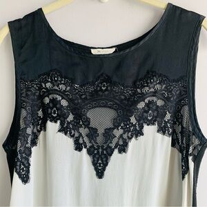Everly Silk Top Black Cream Sleeveless Lace Office Work Casual EUC Medium